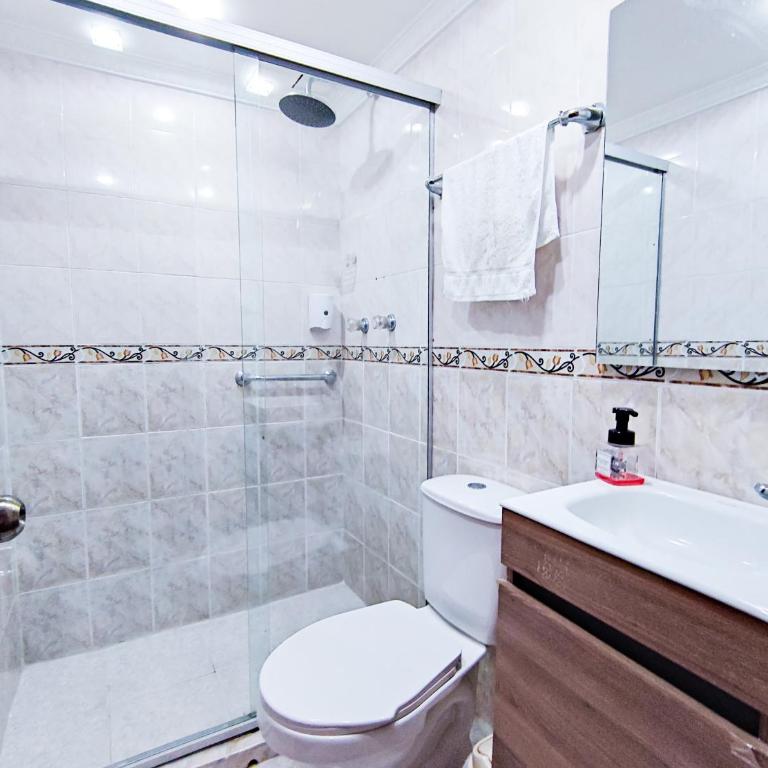 Casa de Confort con Parqueadero Privado - Two-Bedroom Apartment - 13