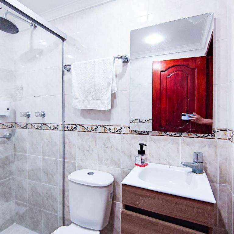 Casa de Confort con Parqueadero Privado - Two-Bedroom Apartment - 12