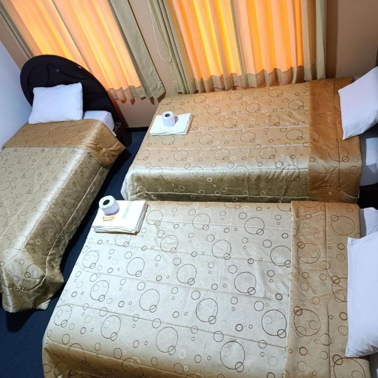 Hotel Keros - Triple Room with Private Bathroom - 2
