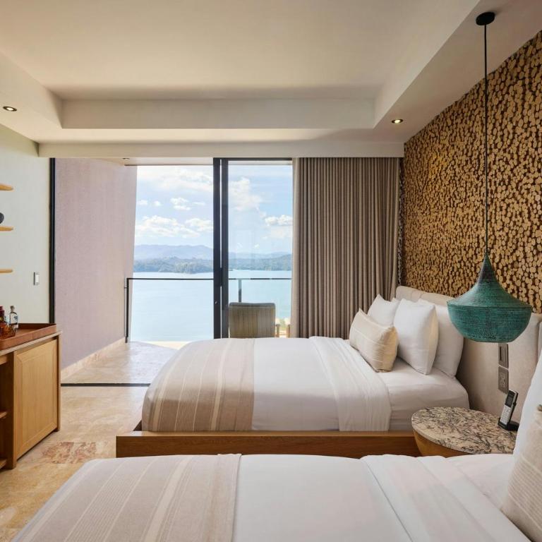 The Brown, Guatape, Autograph Collection - Habitación Doble Estándar con balcón y vistas al lago - 2 camas dobles - 6