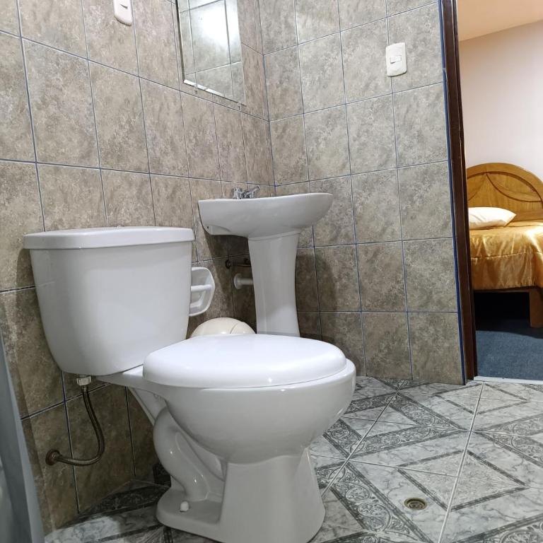 Hotel Keros - Queen Room - 5