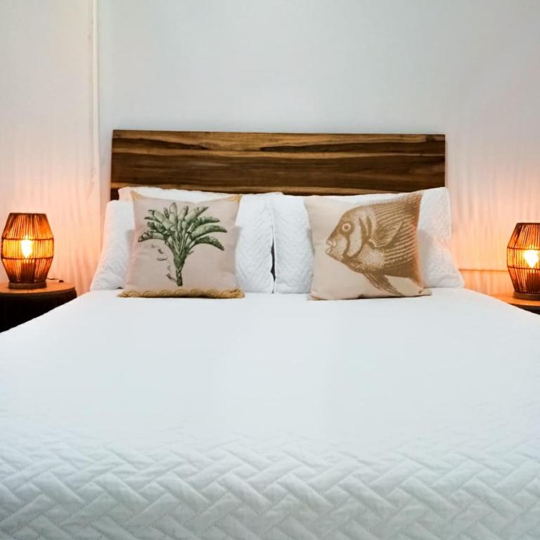 Beach access Fine dining Shopping Couples Business travelers Medical guests - Two-Bedroom Apartment - 5