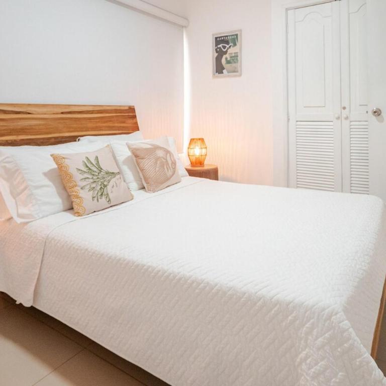 Beach access Fine dining Shopping Couples Business travelers Medical guests - Two-Bedroom Apartment - 7