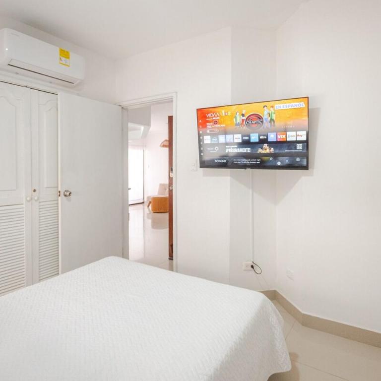 Beach access Fine dining Shopping Couples Business travelers Medical guests - Two-Bedroom Apartment - 11