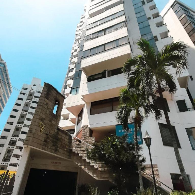 Beach access Fine dining Shopping Couples Business travelers Medical guests - Two-Bedroom Apartment - 19