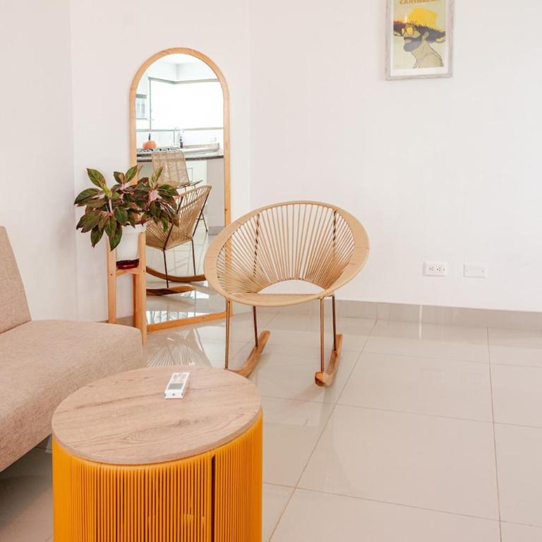 Beach access Fine dining Shopping Couples Business travelers Medical guests - Two-Bedroom Apartment - 28