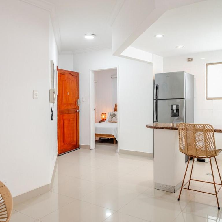 Beach access Fine dining Shopping Couples Business travelers Medical guests - Two-Bedroom Apartment - 32