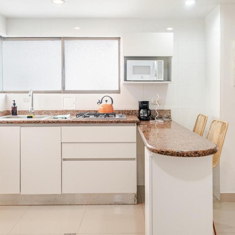 Beach access Fine dining Shopping Couples Business travelers Medical guests - Two-Bedroom Apartment - 38
