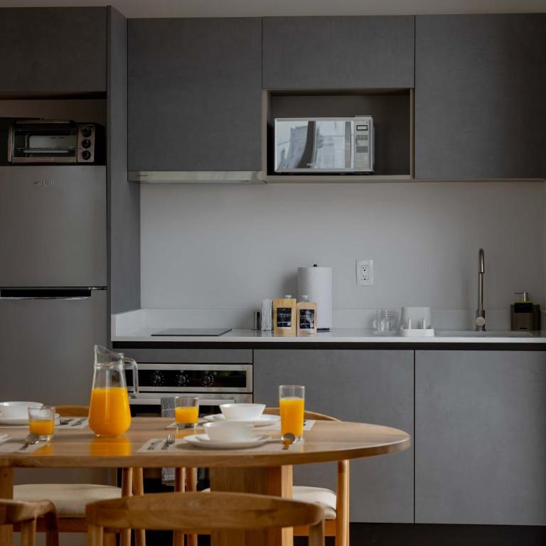 305 1Br Capitalia Modern with Rooftop Jacuzzi Gym - Apartment - 5