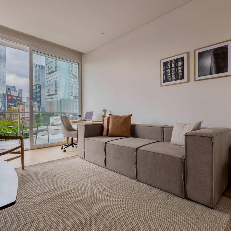 305 1Br Capitalia Modern with Rooftop Jacuzzi Gym - Apartment - 13