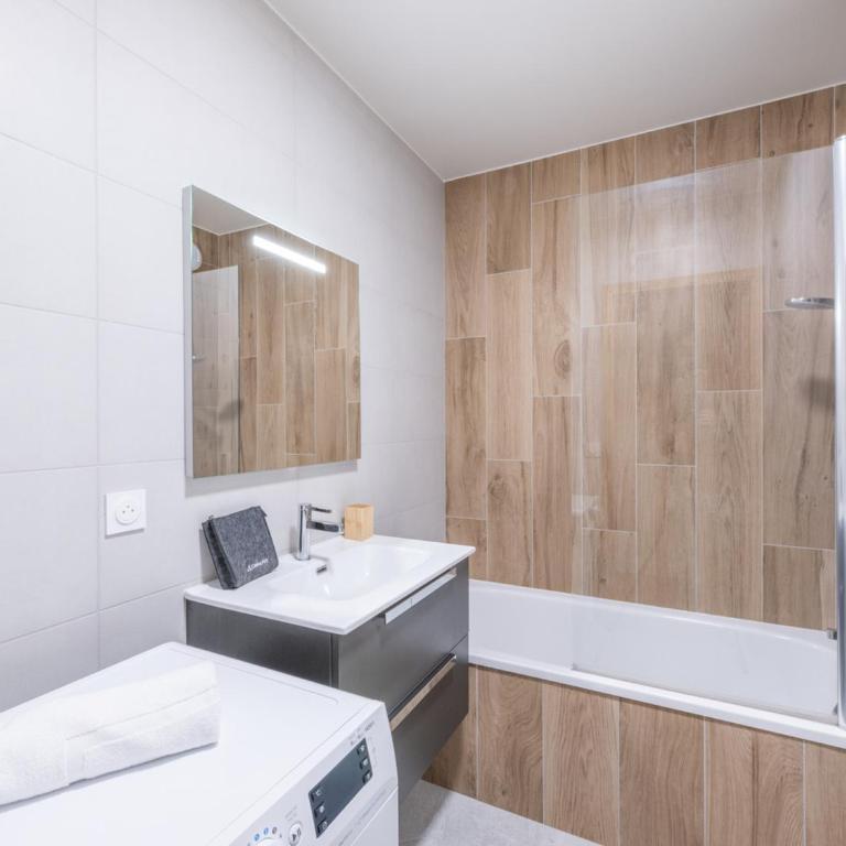 Appartement neuf skis aux pieds, 4 chambres, garage, Alpe d'Huez - FR-1-645-93 - Appartement - 8