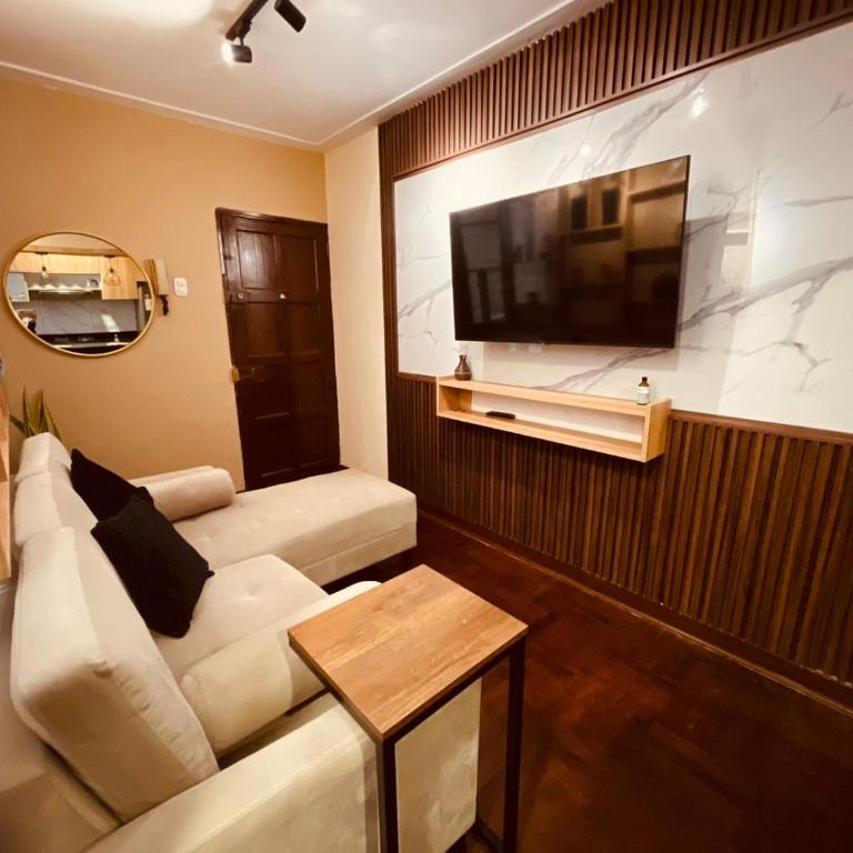 Céntrico Dpto Puca Lima a 2 cuadras de Hospital Rebagliati y Real Plaza Salaverry - Two-Bedroom Apartment with Garden View - 46