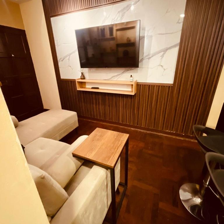 Céntrico Dpto Puca Lima a 2 cuadras de Hospital Rebagliati y Real Plaza Salaverry - Two-Bedroom Apartment with Garden View - 37