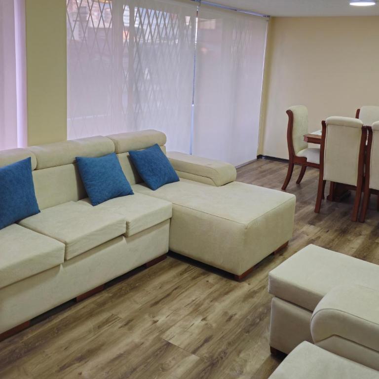 Carolina Suites - Two-Bedroom Apartment - 60