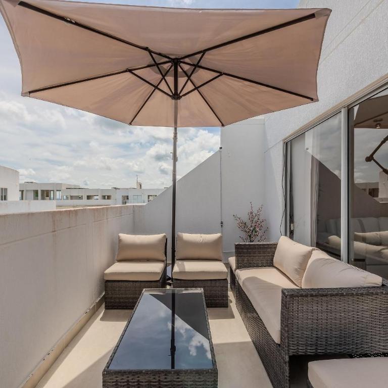 New Modern Condominium Trevi - Three-Bedroom Deluxe Apartment - 4