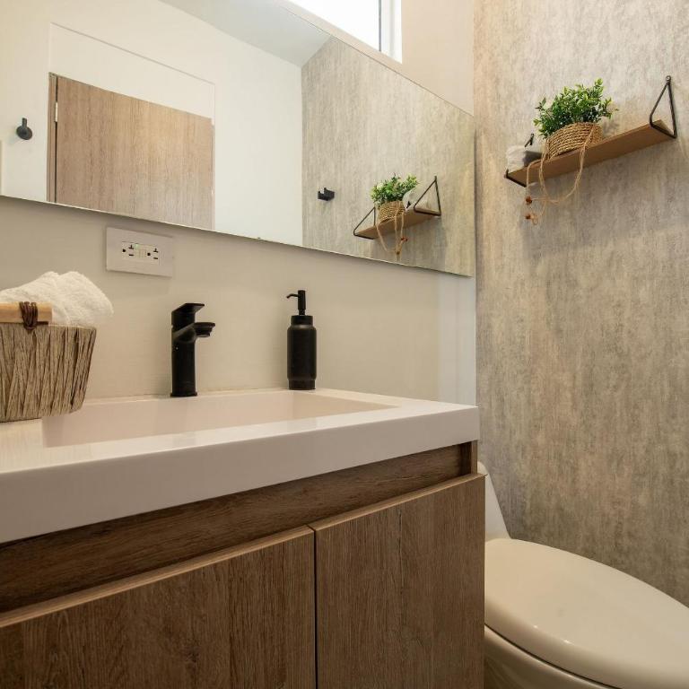 New Modern Condominium Trevi - Three-Bedroom Deluxe Apartment - 10