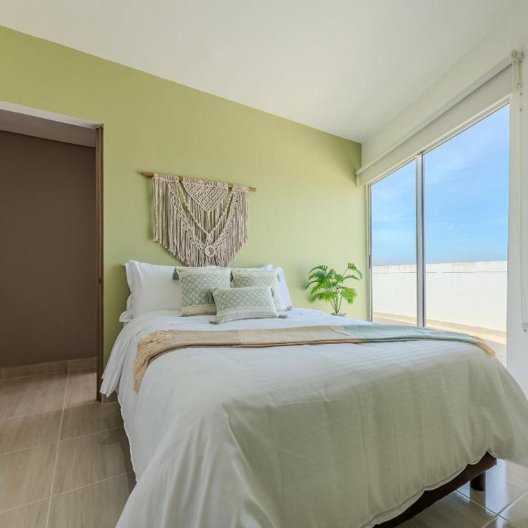 New Modern Condominium Trevi - Three-Bedroom Deluxe Apartment - 12