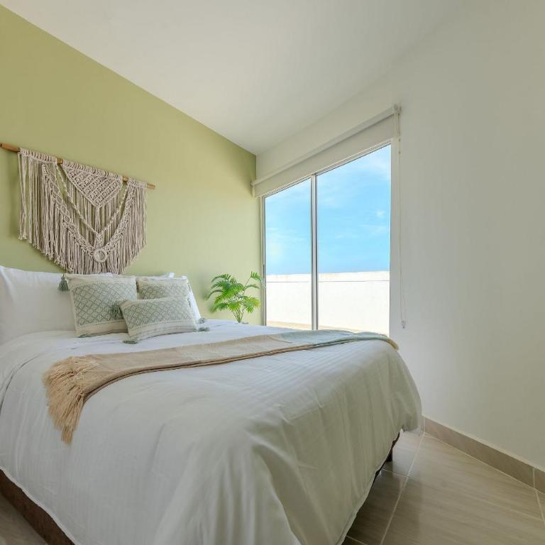 New Modern Condominium Trevi - Three-Bedroom Deluxe Apartment - 13
