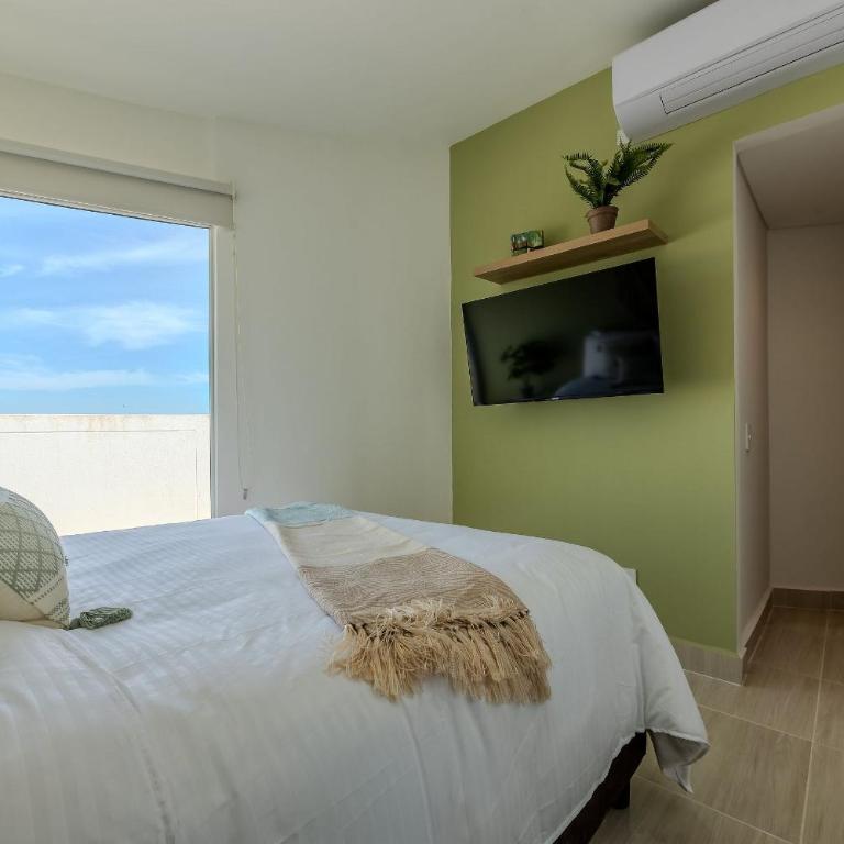 New Modern Condominium Trevi - Three-Bedroom Deluxe Apartment - 14