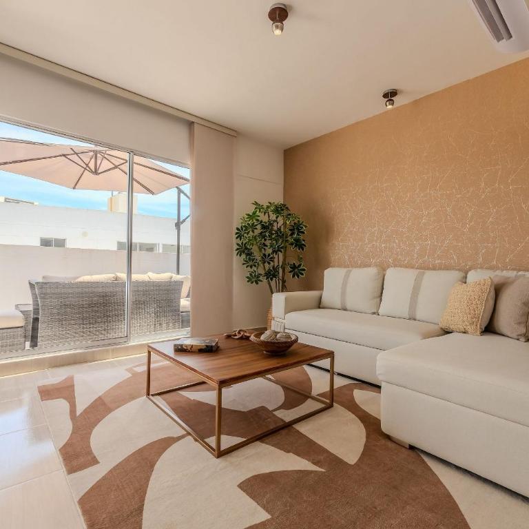 New Modern Condominium Trevi - Three-Bedroom Deluxe Apartment - 25