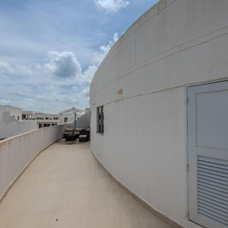 New Modern Condominium Trevi - Three-Bedroom Deluxe Apartment - 29