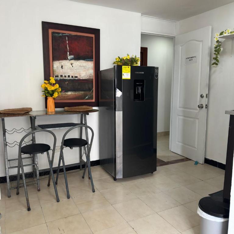 Apartamento Amplio, Central, a pocos metros de la playa, Barrio El laguito - Five-Bedroom Apartment - 24