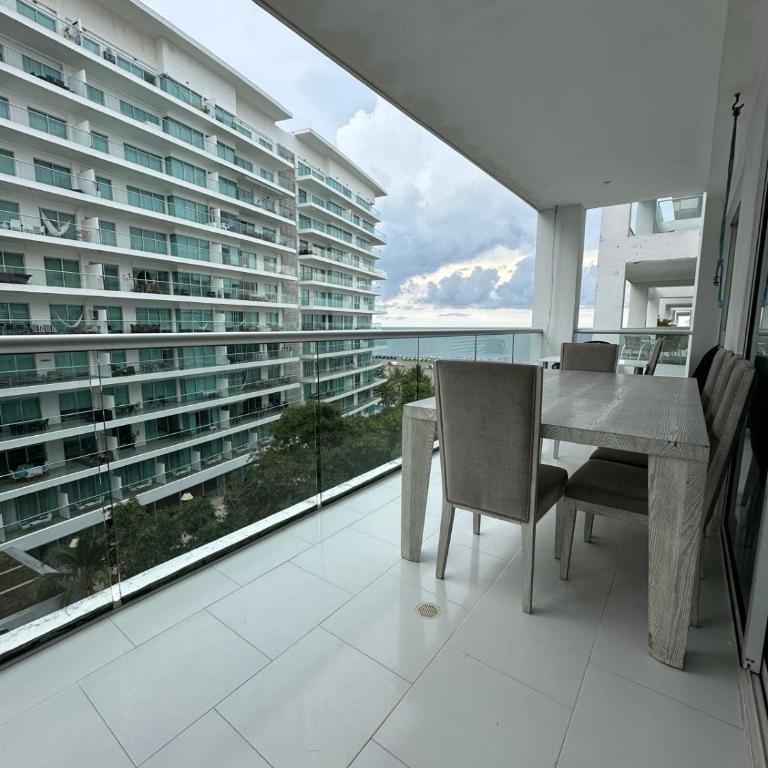Exclusivo Apartamento con playa y piscinas Morros Cartagena - Two-Bedroom Apartment with Balcony and Sea View - 4