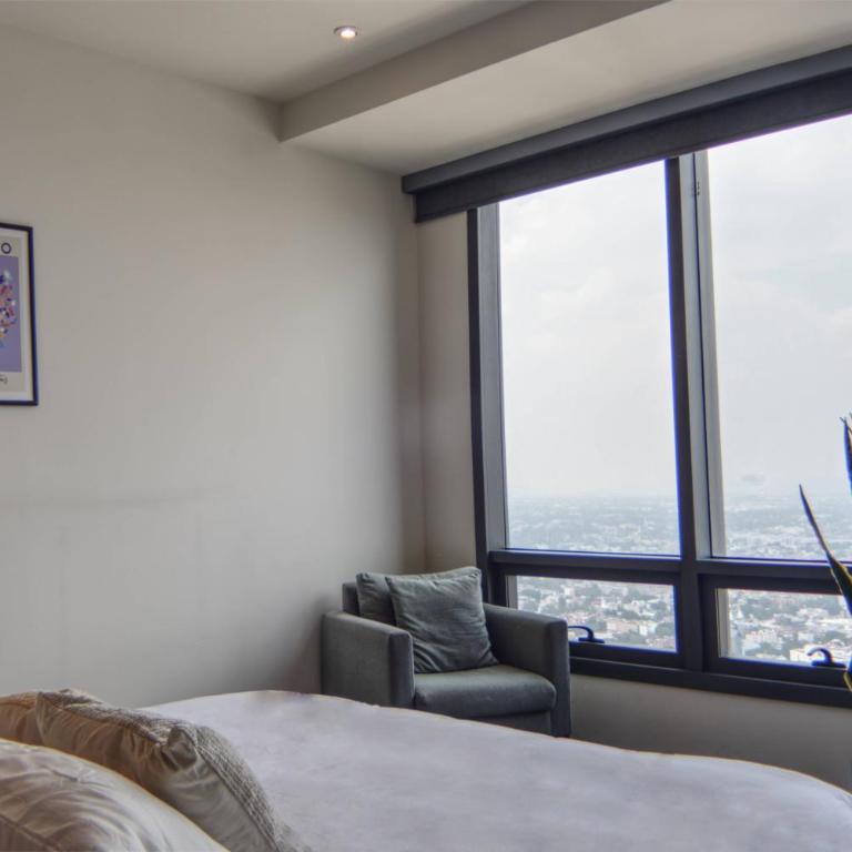 Luxurious Master Suite with Awesome View, Jacuzzi, GYM & Balcony - One-Bedroom Apartment - 2