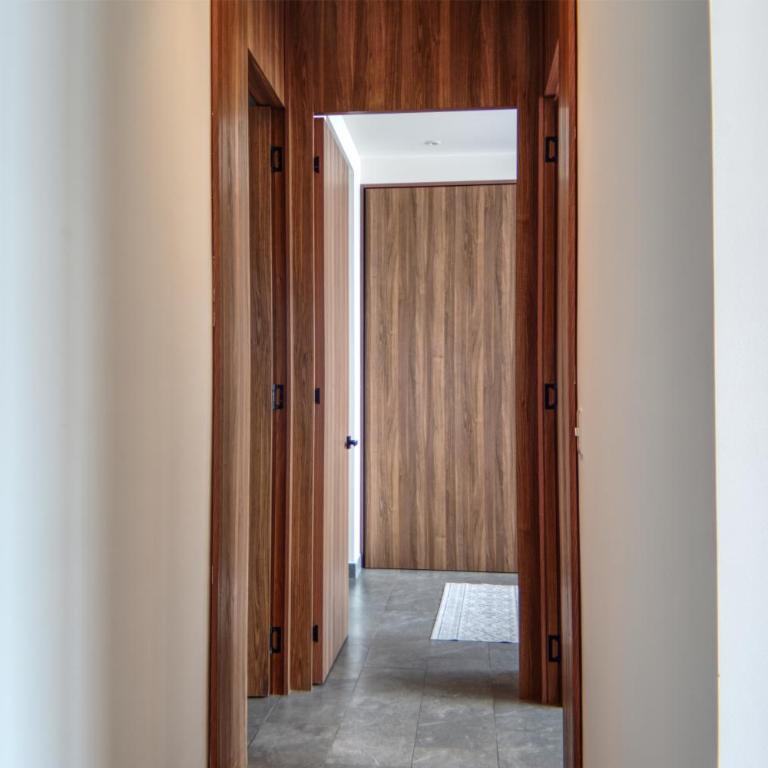 Luxurious 2BR apartment with Jacuzzi and Awesome Views - Two-Bedroom Deluxe Apartment with Balcony - 16