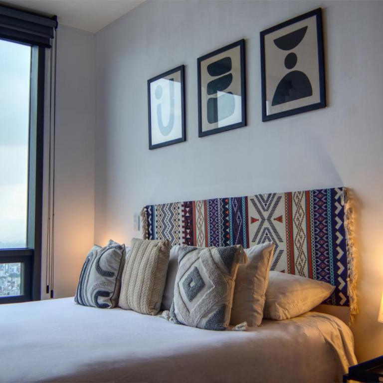 Luxurious 2BR apartment with Jacuzzi and Awesome Views - Two-Bedroom Deluxe Apartment with Balcony - 14