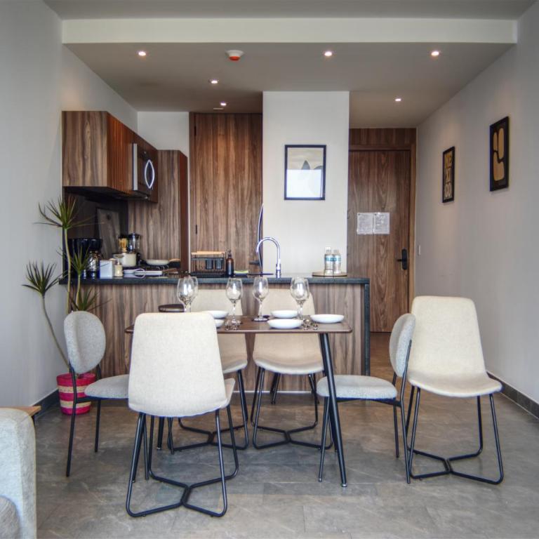 Luxurious 2BR apartment with Jacuzzi and Awesome Views - Two-Bedroom Deluxe Apartment with Balcony - 20