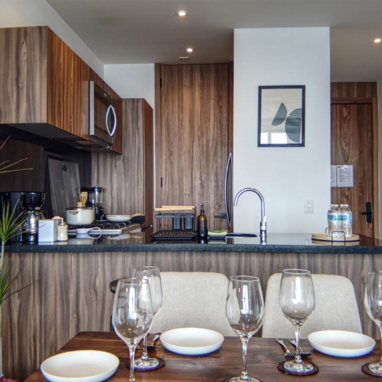 Luxurious 2BR apartment with Jacuzzi and Awesome Views - Two-Bedroom Deluxe Apartment with Balcony - 27
