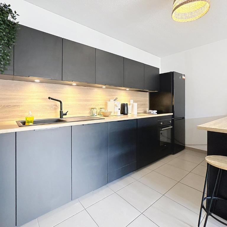Superbe Appart 2ch, clim, terrasse, pkg, wifi, tv - Apartment mit 2 Schlafzimmern - 5