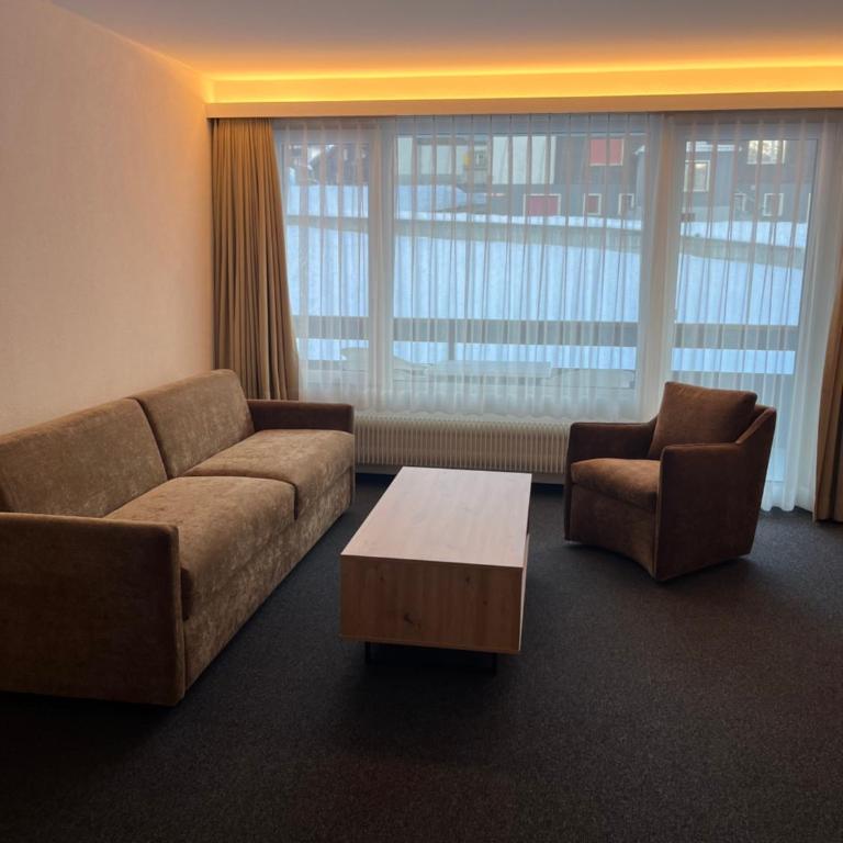 Adular Saas-Fee - Apartment mit 2 Schlafzimmern und Balkon - 2