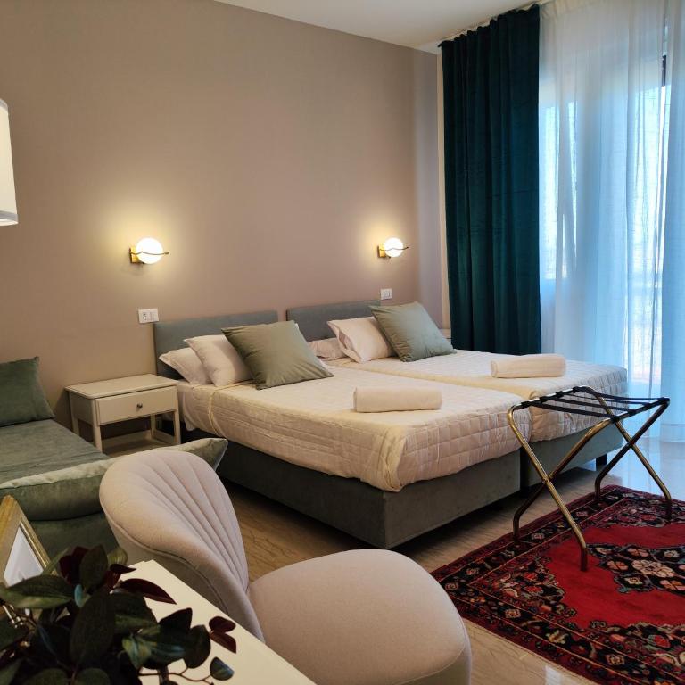 Artemis Rooms - Camera Deluxe Matrimoniale/Doppia con Letti Singoli con Balcone - 8