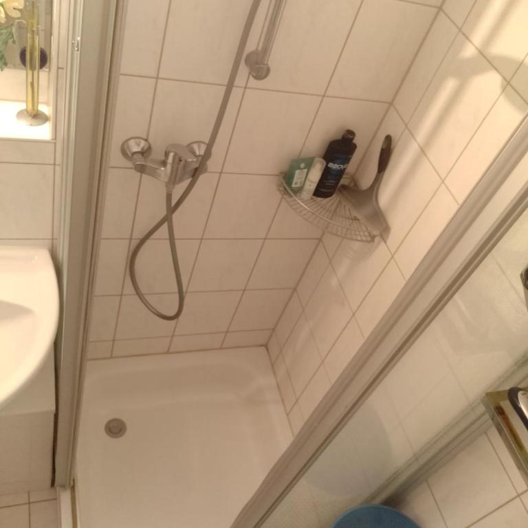 Charming Room in a Central Location with perfect Connectivity - Doppelzimmer - 5