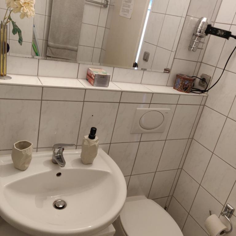 Charming Room in a Central Location with perfect Connectivity - Doppelzimmer - 3