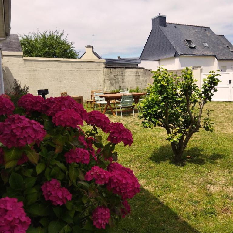 Maison de plein pied, 80m2, 2 ch., jardin clos - Two-Bedroom House - 2