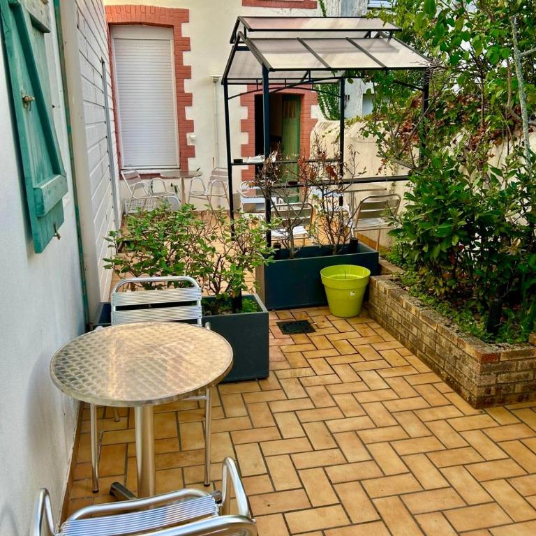 L'harmattan Studio T1 PREMIUM dans résidence Privée avec Patio à proximité - Studio Deluxe - 9