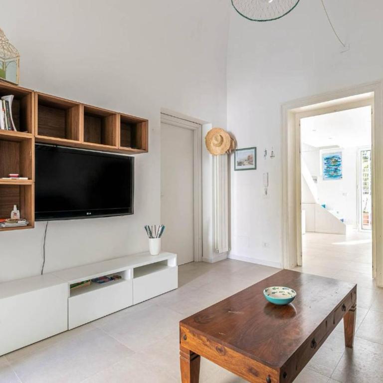 Abracadabra Hidden Garden - Two-Bedroom House - 26