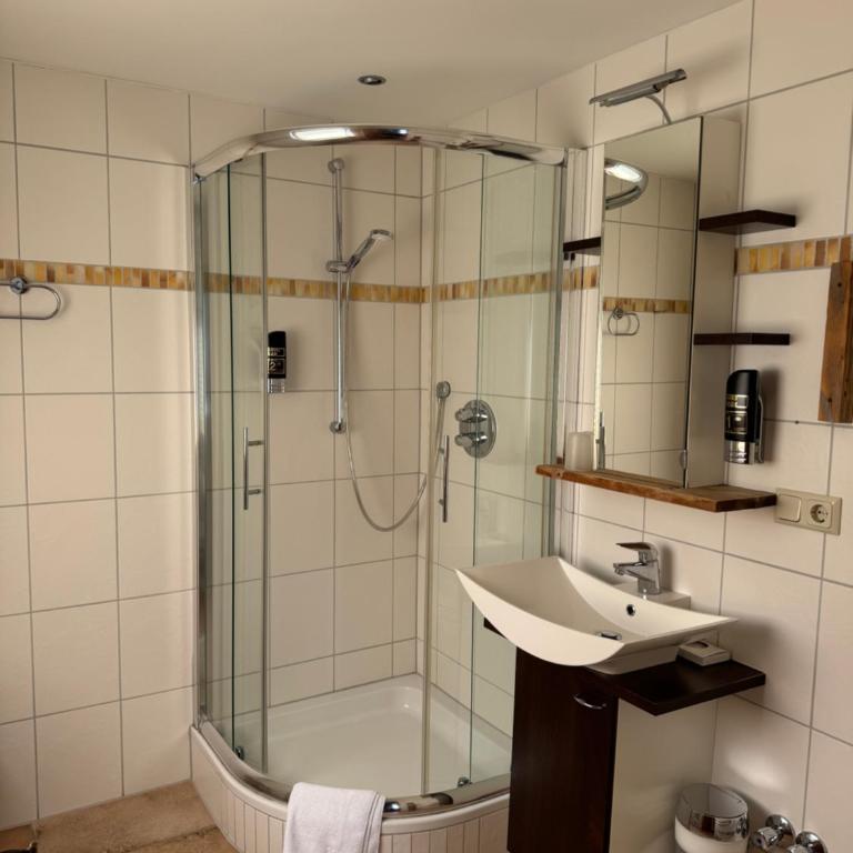 LuCA Hotel - Doppelzimmer im Nebengebäude - 6