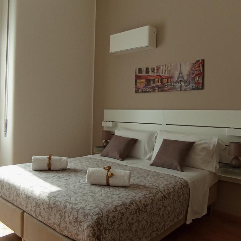 Verga 29 House - Triple Room with Private Bathroom - 8
