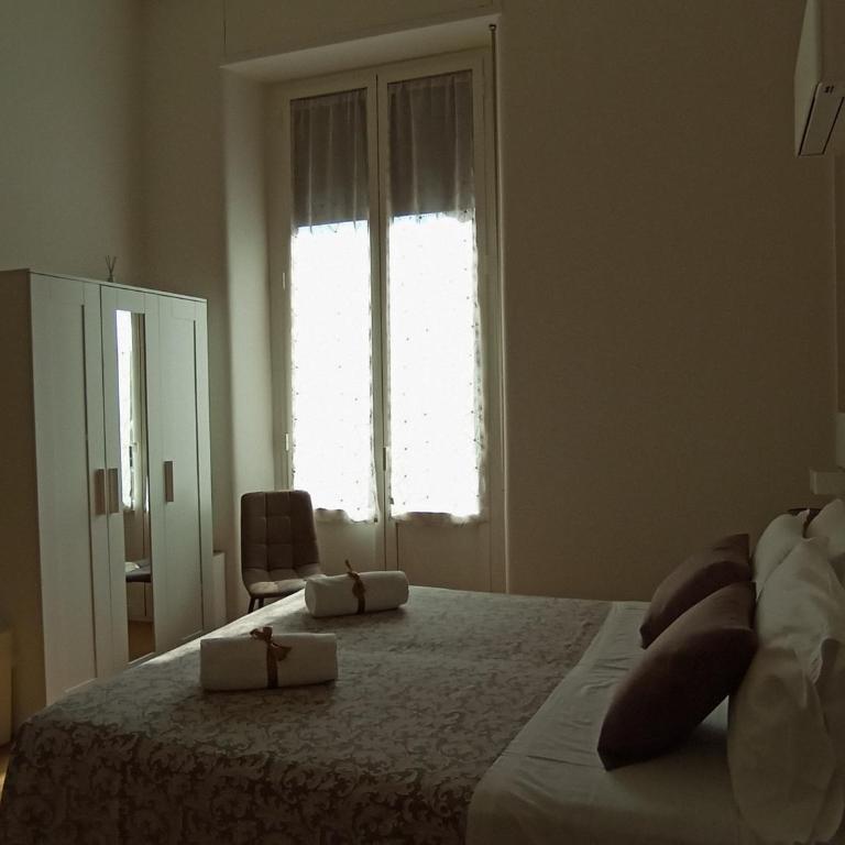 Verga 29 House - Triple Room with Private Bathroom - 7