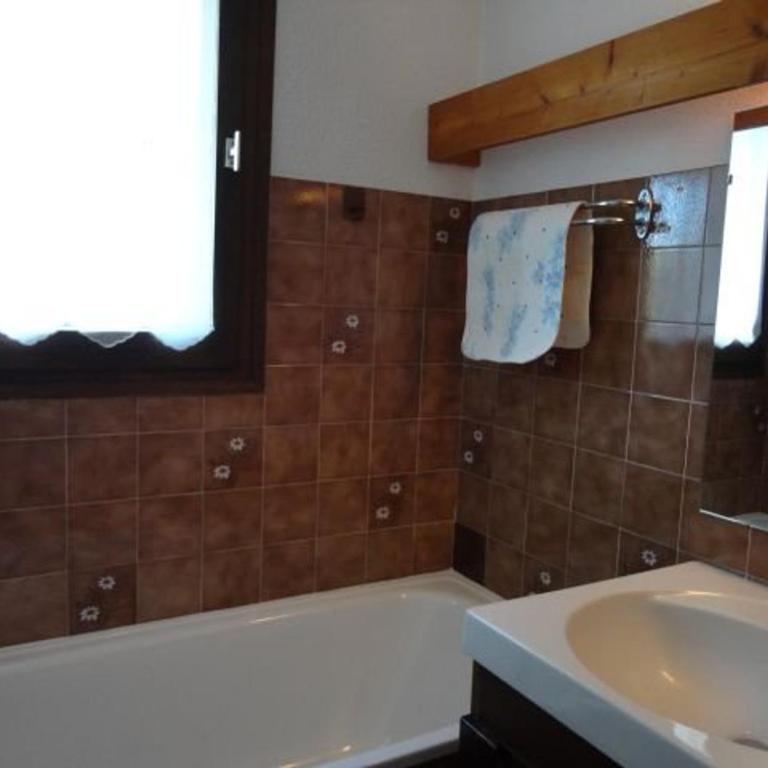 Studio 4 pers, centre village d'Arâches, balcon ouest, proche pistes et commodités - FR-1-572-137 - Studio - 3