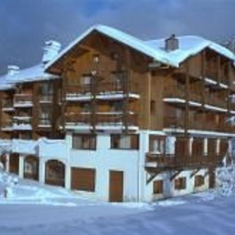Studio 4 pers, centre village d'Arâches, balcon ouest, proche pistes et commodités - FR-1-572-137 - Studio - 8