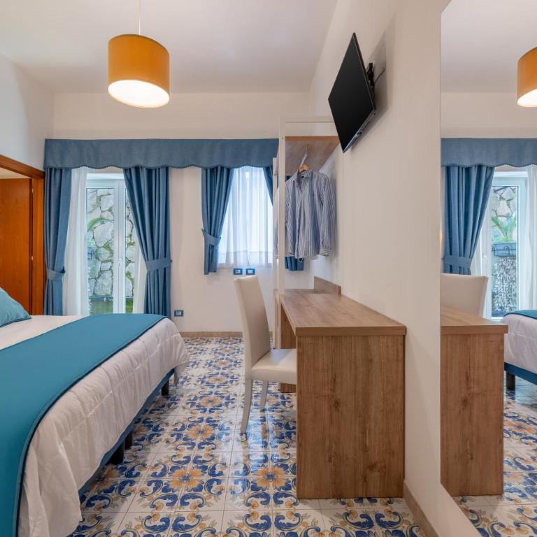 Hotel Britannia - Camera Familiare Standard - 1