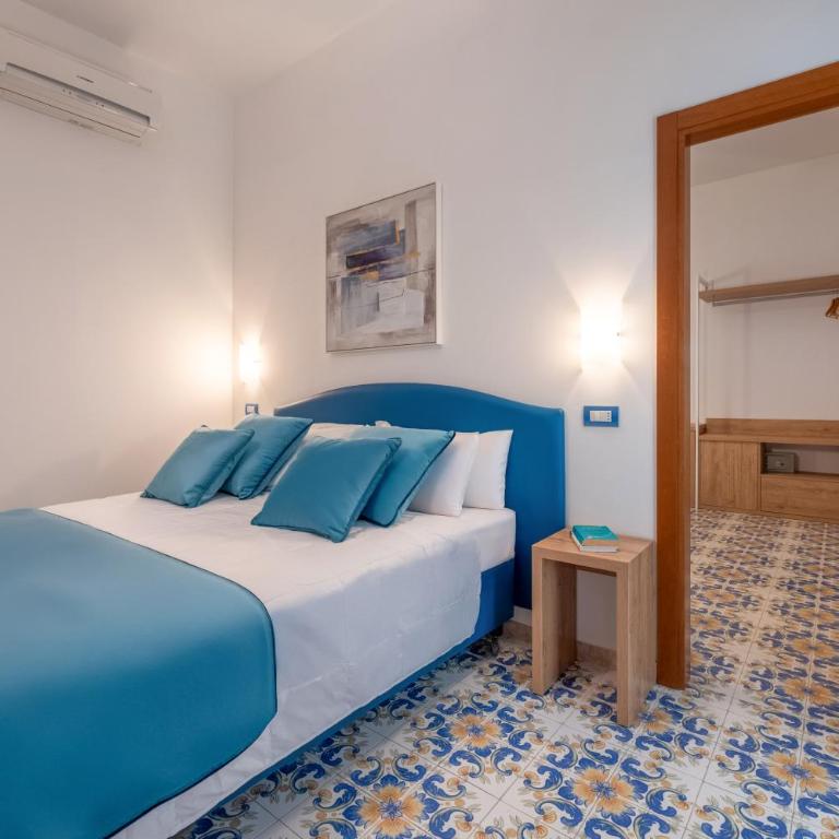 Hotel Britannia - Camera Familiare Standard - 3