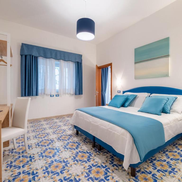 Hotel Britannia - Camera Familiare Standard - 4
