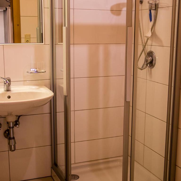 Haus Brigitte - Doppelzimmer mit Balkon (3 Erwachsene) - 5