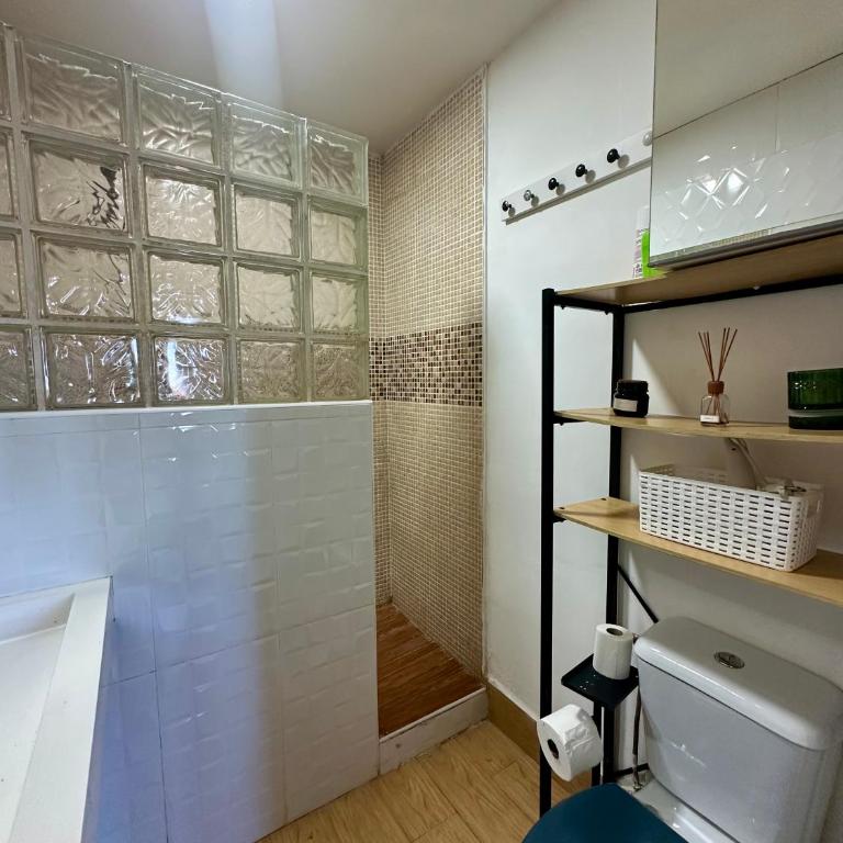 Sea view apartment - Two-Bedroom Apartment with Terrace and Sea View - 5